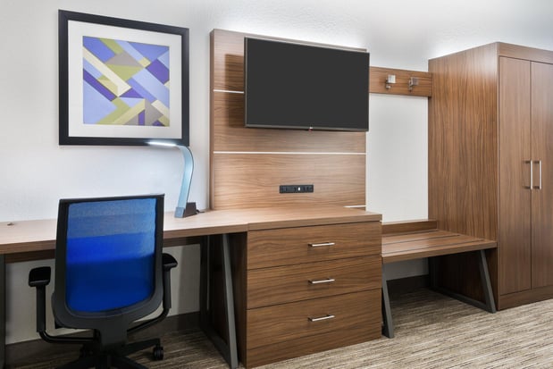 Images Holiday Inn Express & Suites Columbus Airport East by IHG