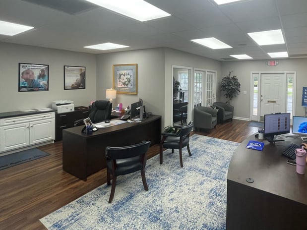 Images Travis Archenhold: Allstate Insurance