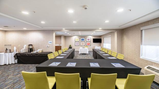 Images Holiday Inn Express & Suites Fremont - Milpitas Central by IHG