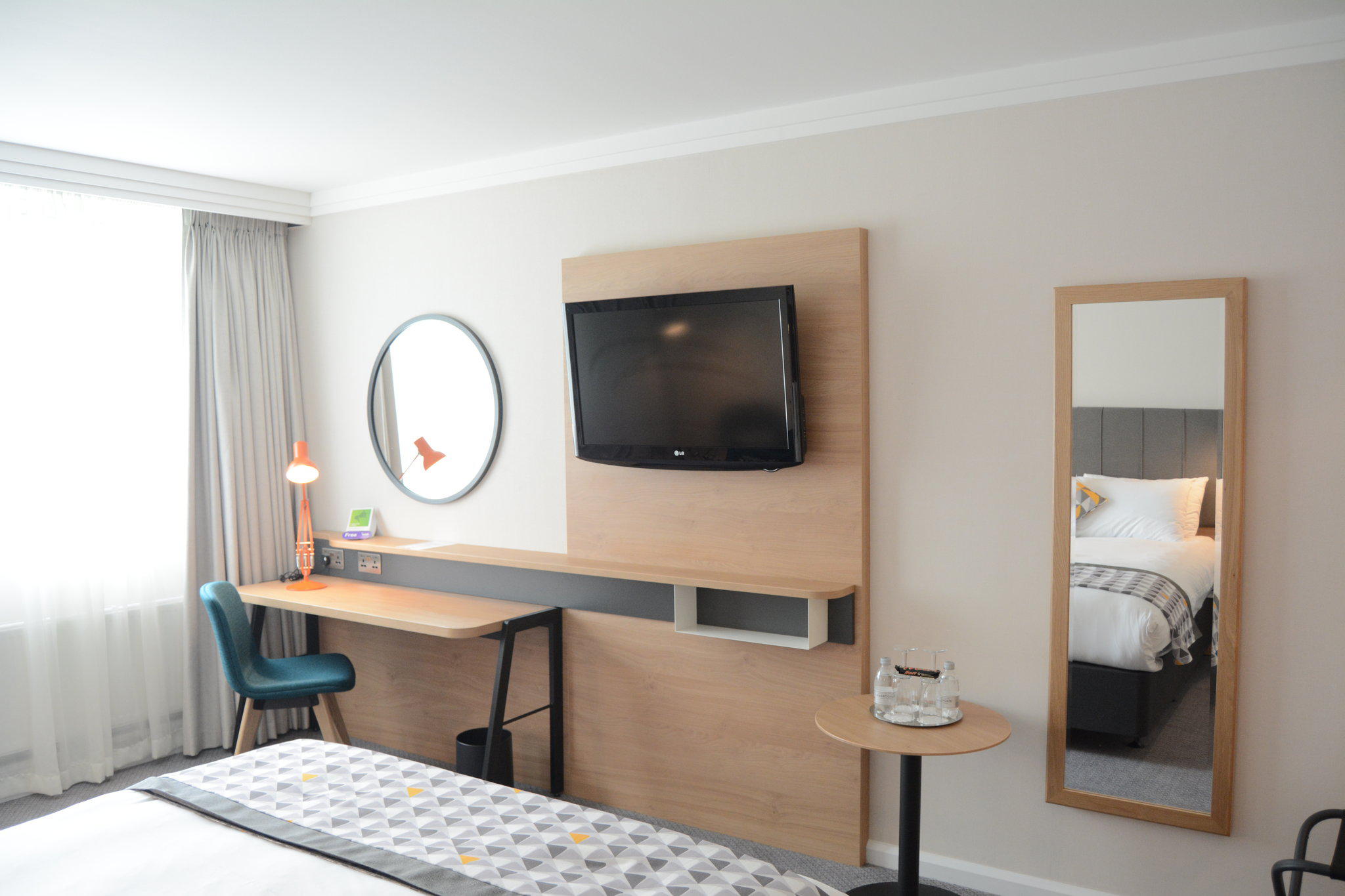 Images Holiday Inn London - Gatwick Airport, an IHG Hotel