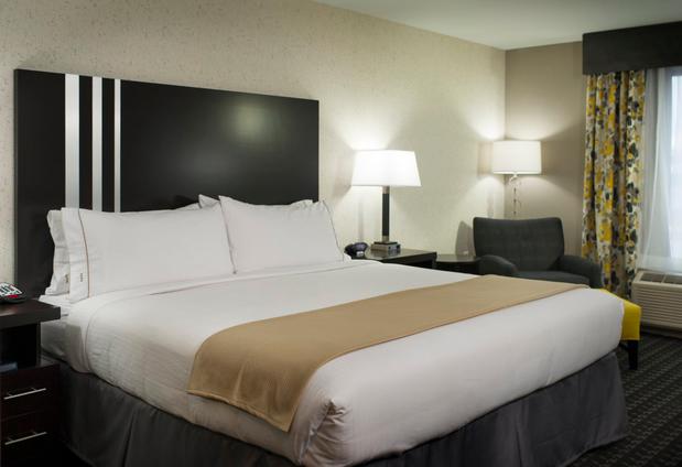Images Holiday Inn Express & Suites Madison Central by IHG