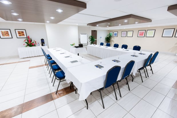 Images Holiday Inn Express Waikiki by IHG
