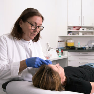 Bilder Dermatologische Praxis - Dr. med. Carola Geyer-Nüsslein - Hautärztin in München