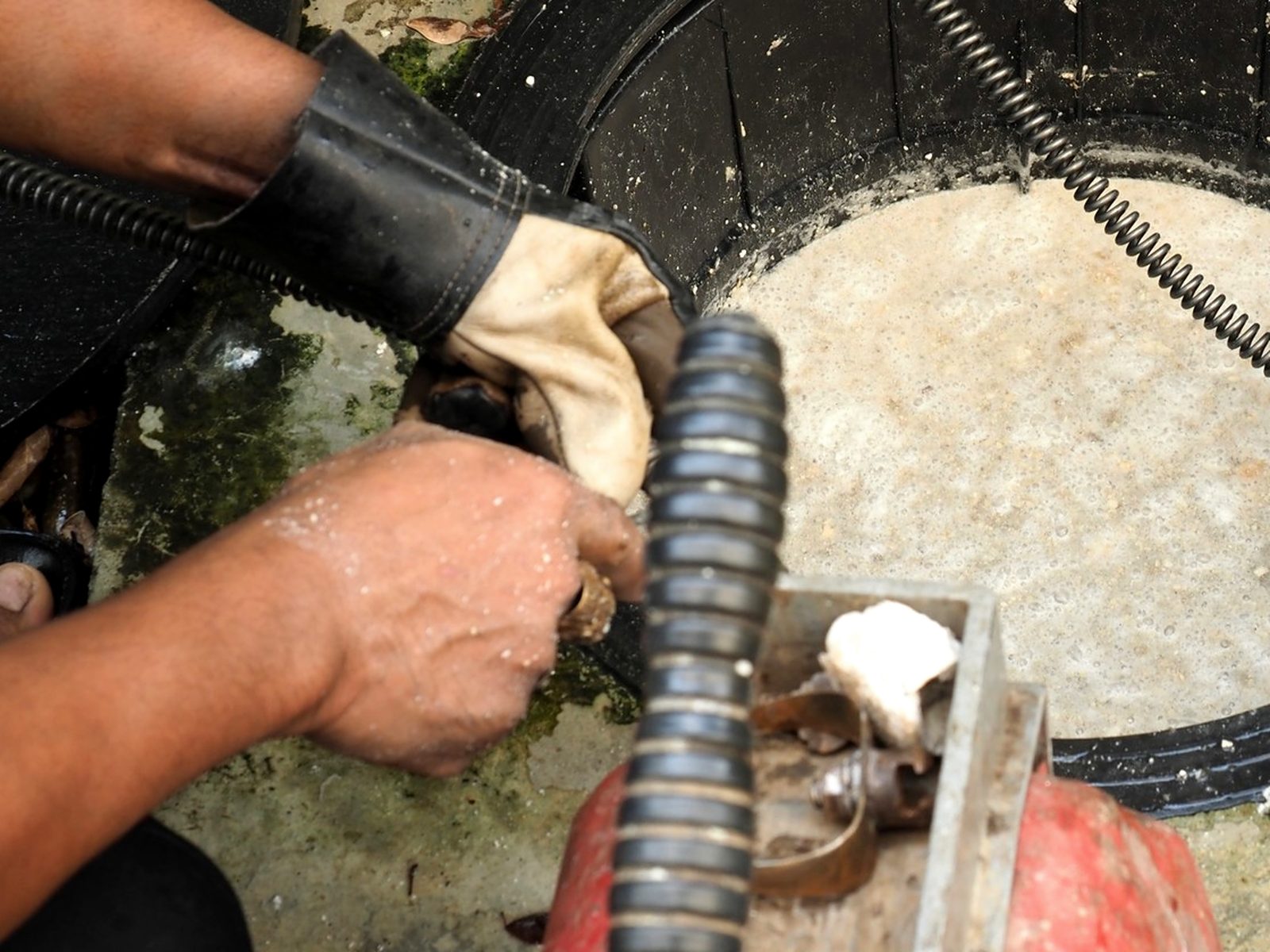EM Plumbing Htg Logo