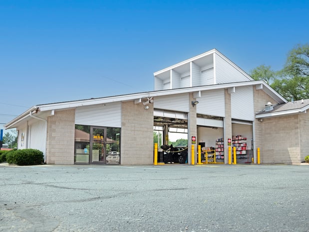 Images Performance Plus Quick Oil Change