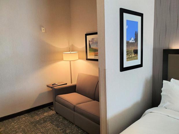 Images Holiday Inn Express & Suites Cheney, an IHG Hotel