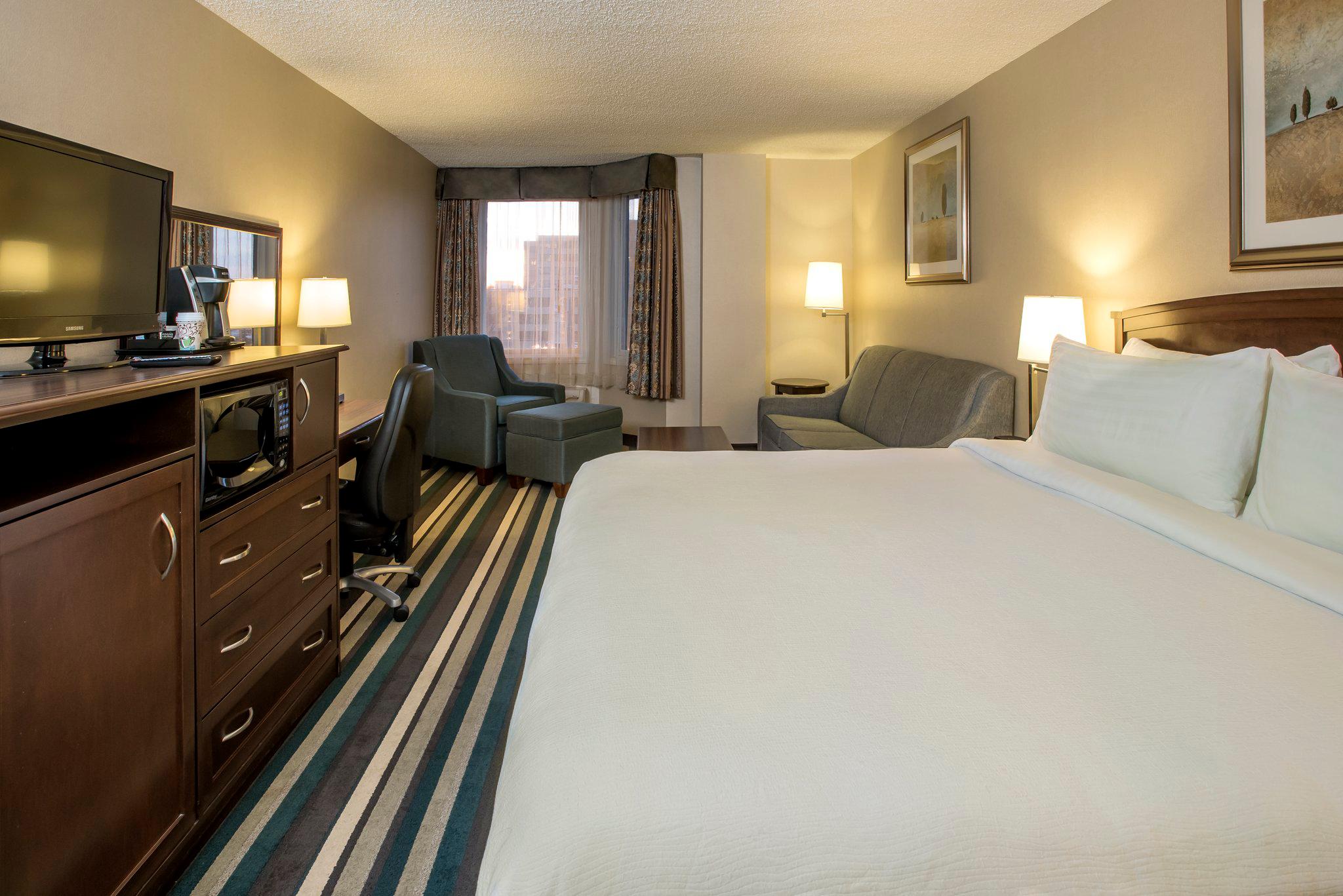 Holiday Inn Conference Ctr Edmonton South, an IHG Hotel Edmonton (780)431-1100