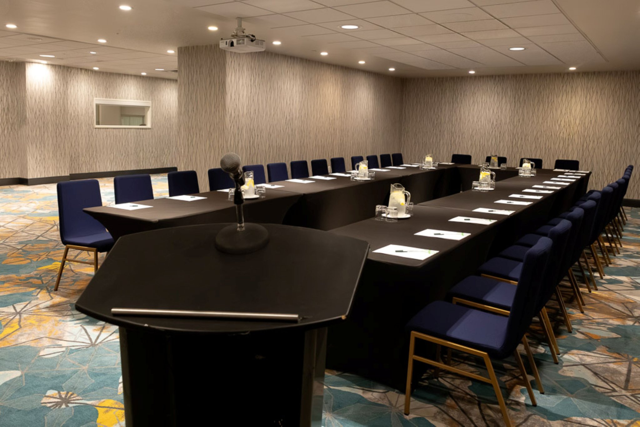 Images Holiday Inn Toronto Downtown Centre by IHG