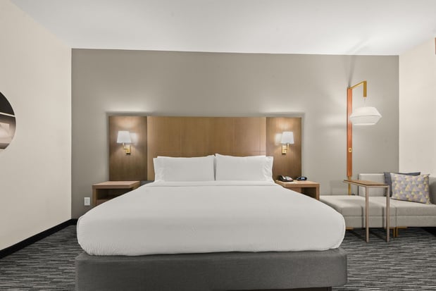 Images Holiday Inn Gonzales by IHG