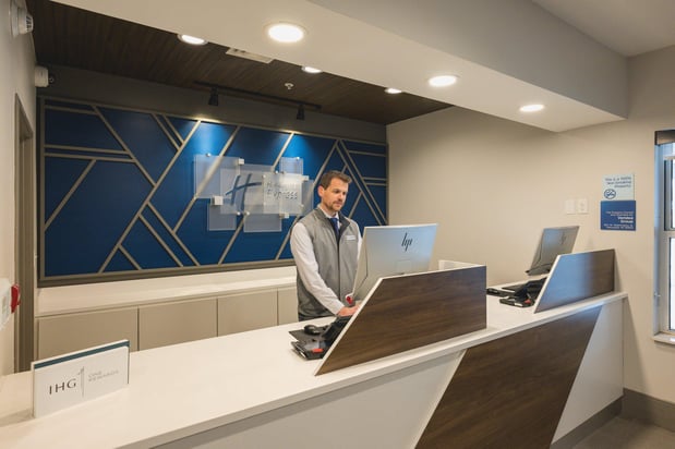 Images Holiday Inn Express & Suites Marquette by IHG