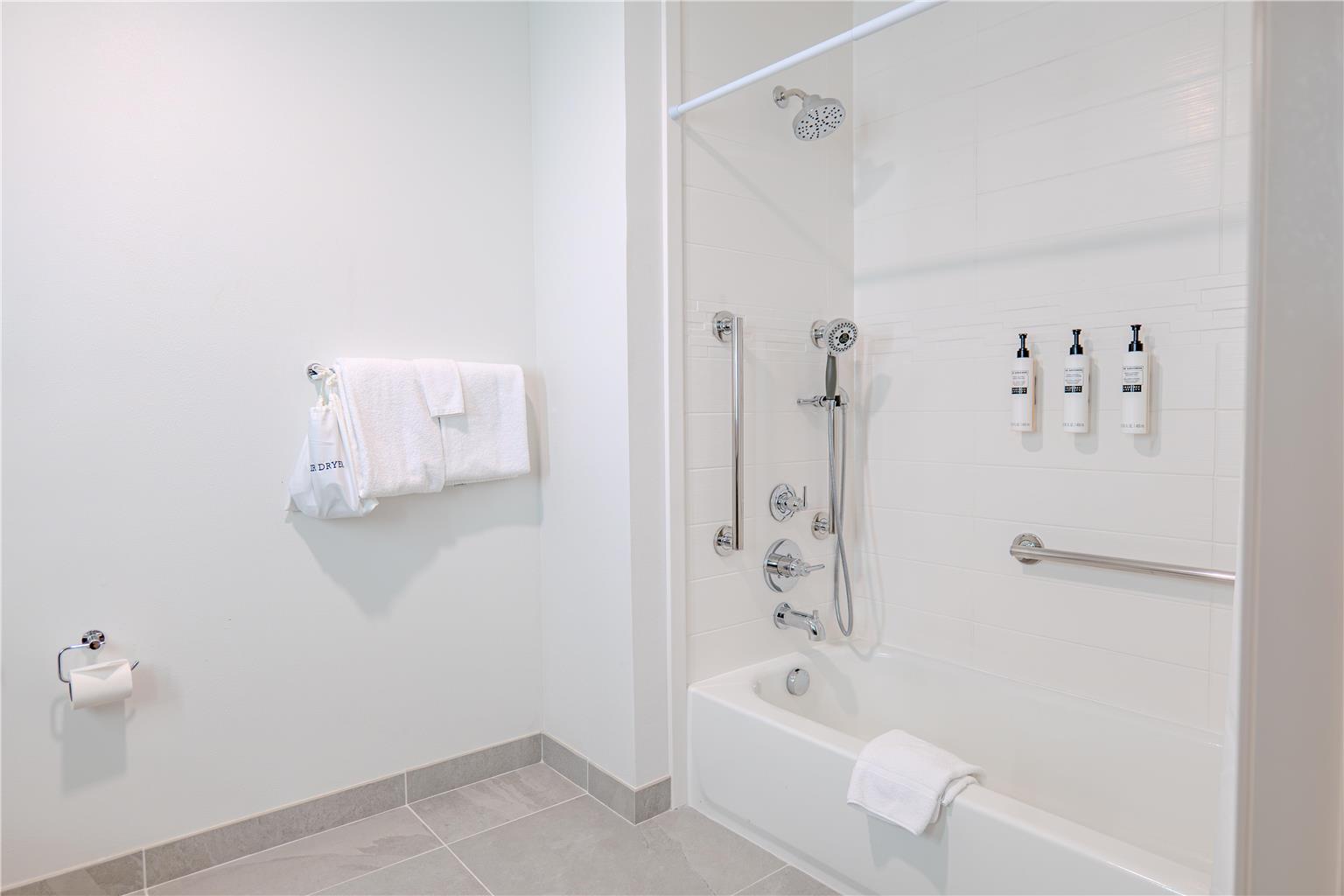 Guest room bath