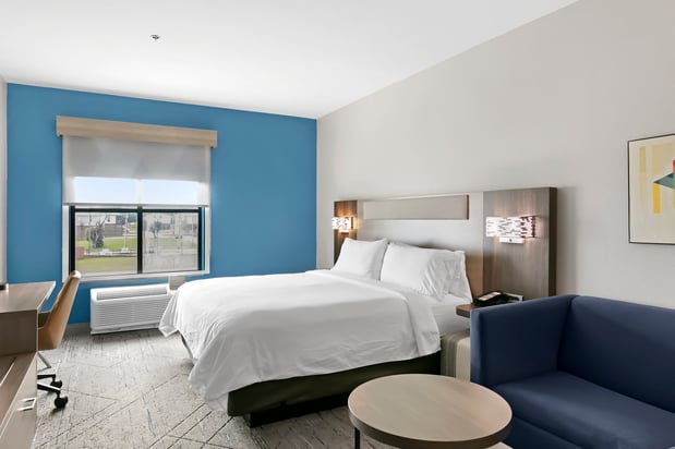 Images Holiday Inn Express Gulfport Beach by IHG