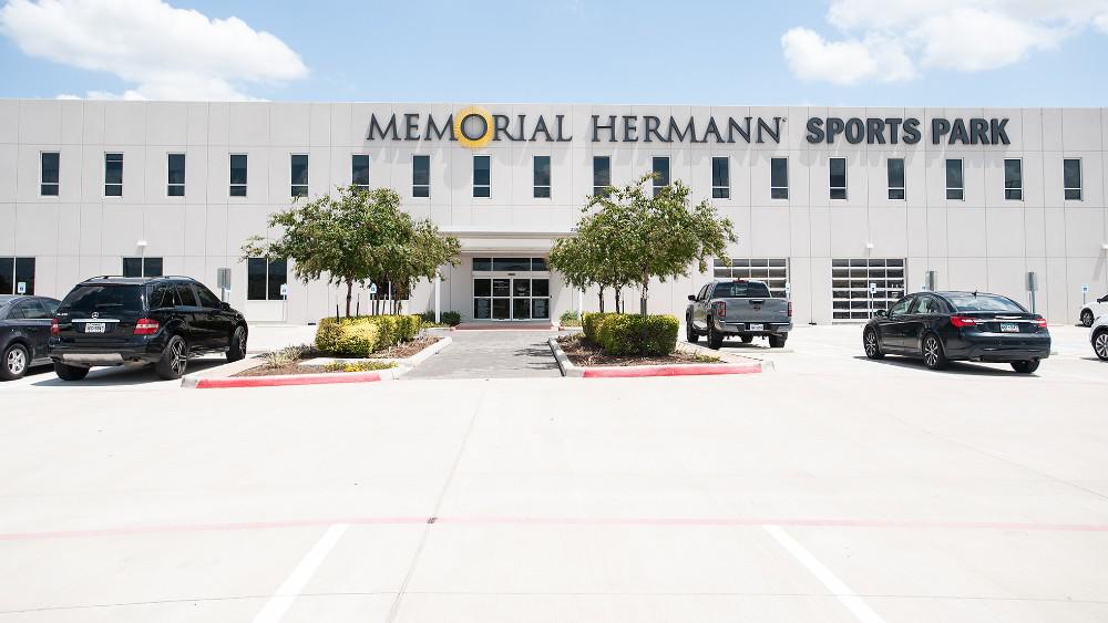 Entrance to Memorial Hermann | Rockets Sports Medicine Institute – Katy