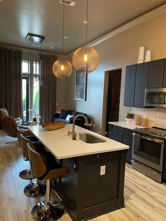 Images De-Luxe Cleaning Services, INC