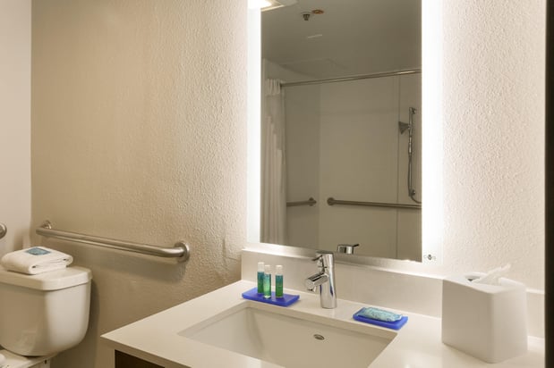 Images Holiday Inn Express Milwaukee-West Medical Center by IHG