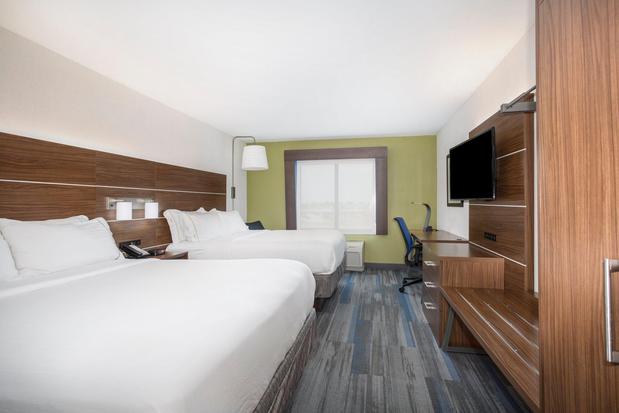Images Holiday Inn Express Kansas City - at the Legends by IHG