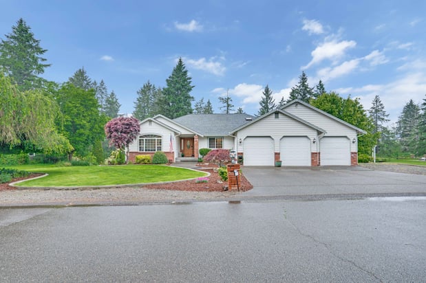 Images Melissa Jacobs | REALTOR | COMPASS
