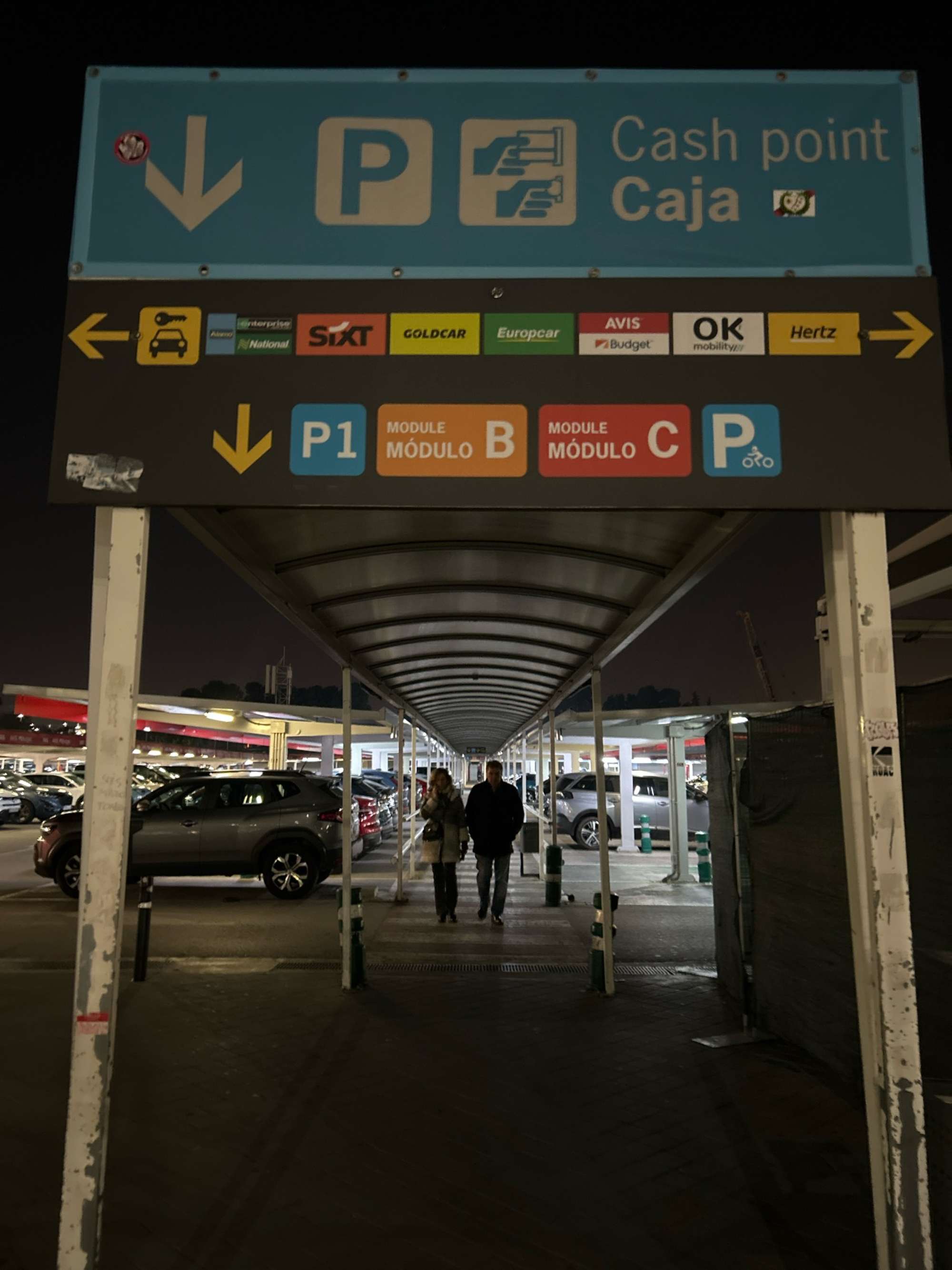 SIXT Alquiler de Coches - Madrid-Barajas - Aeropuerto Adolfo Su&aacute;rez - T 1 (MAD) 10