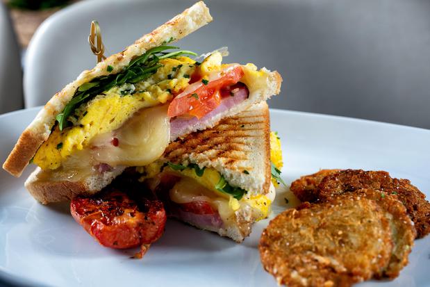 Images Drift Kitchen & Bar - Lido Beach Resort