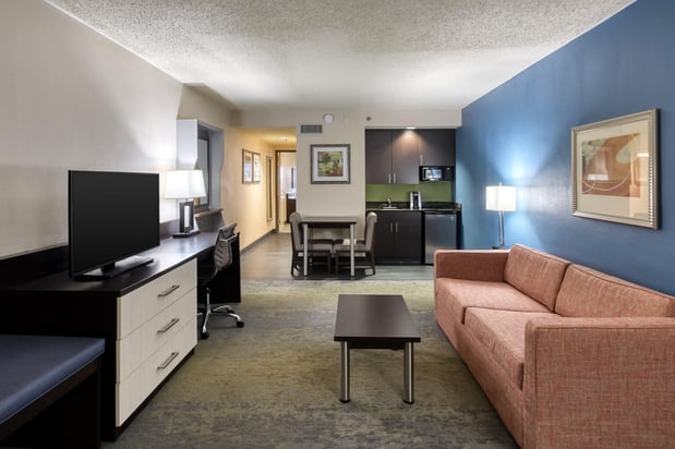 Images Holiday Inn & Suites Atlanta Airport-North by IHG