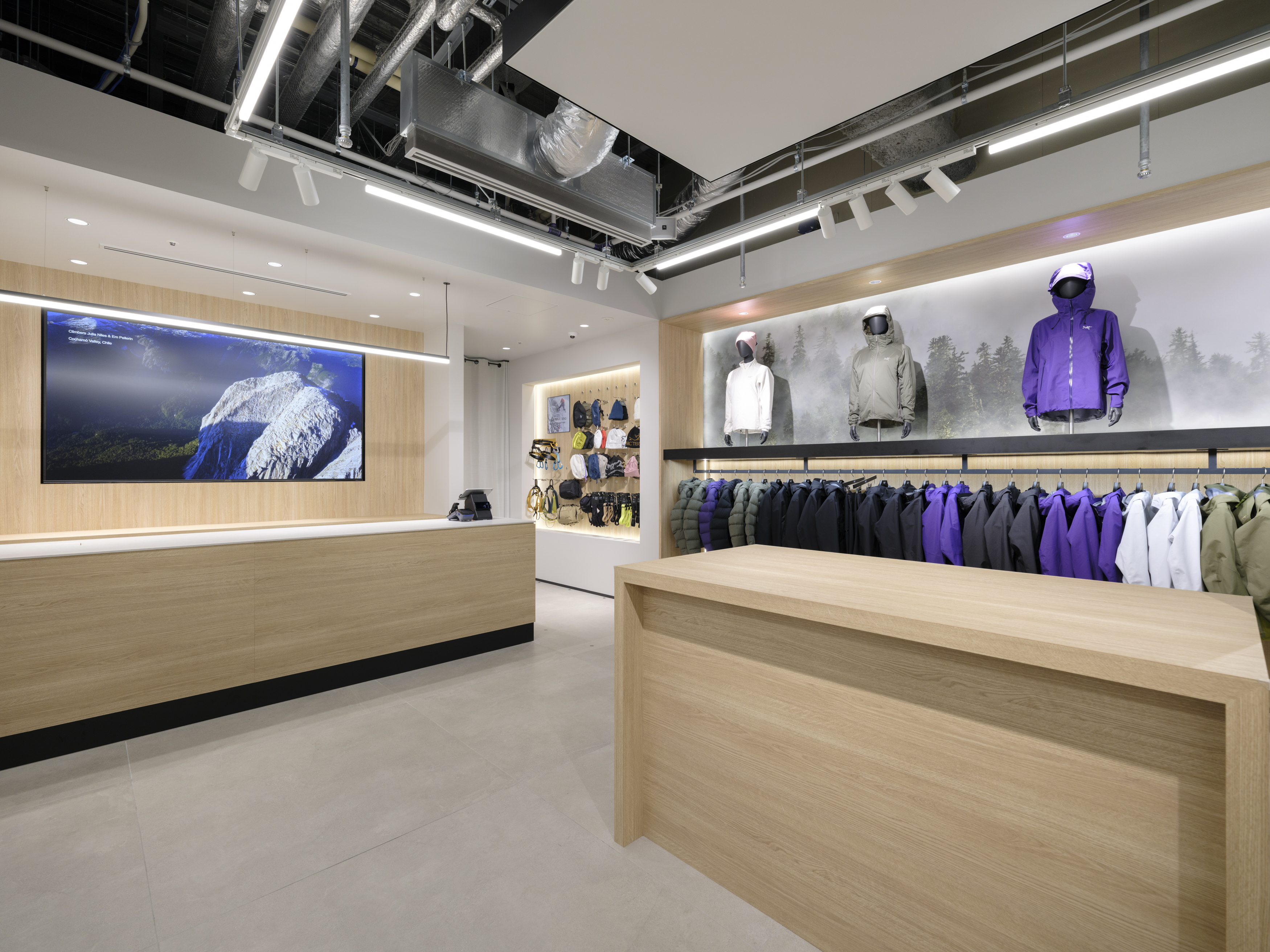 Images ARC'TERYX アークテリクス ニュウマン高輪ブランドストア