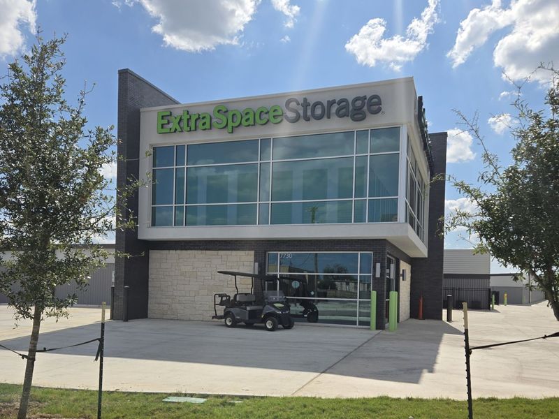 Images Extra Space Storage