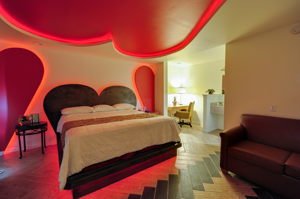 Images Romantic Inn & Suites