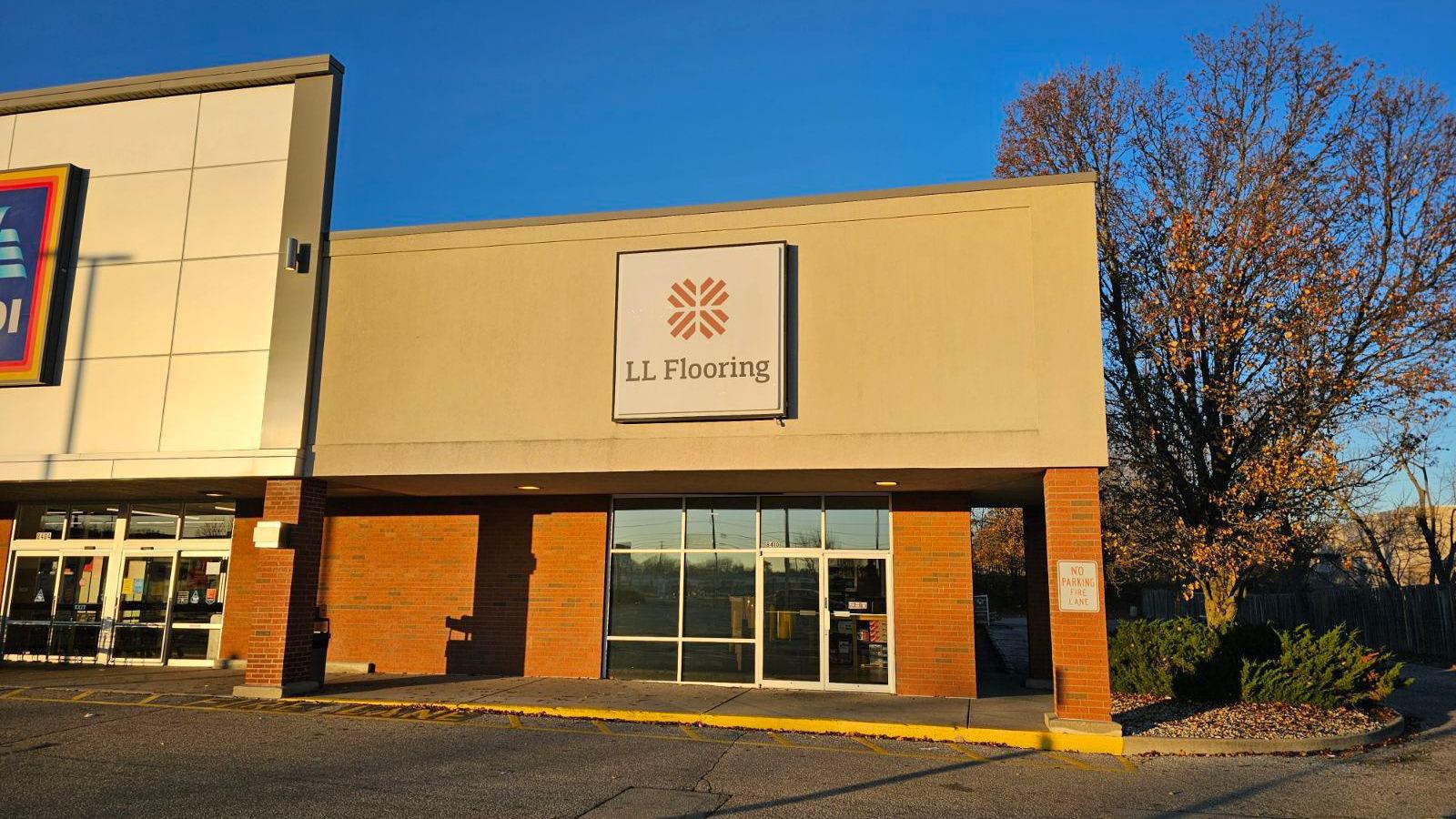 LL Flooring #1038 North Indianapolis | 8410 N Michigan Rd | Storefront LL Flooring Indianapolis (317)541-1444