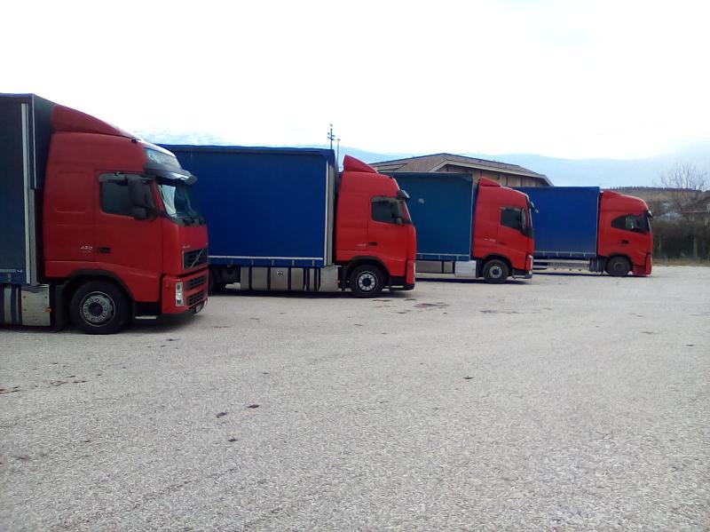 Images Autotrasporti Azzari S.r.l.