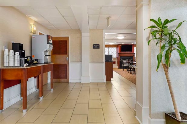 Images Best Western Plus The Inn at Sharon/Foxboro