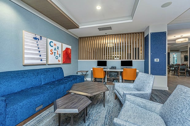 Images Holiday Inn Express & Suites Charleston Arpt-Conv Ctr Area by IHG