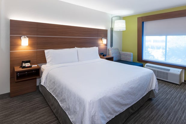 Images Holiday Inn Express & Suites Arlington (I-20-Parks Mall) by IHG