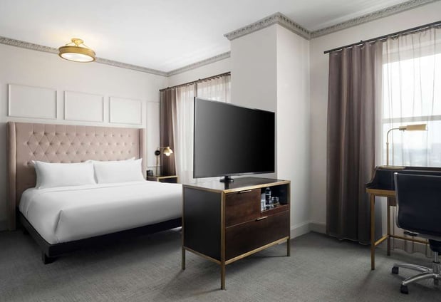 Images Hotel Phillips Kansas City, Curio Collection by Hilton