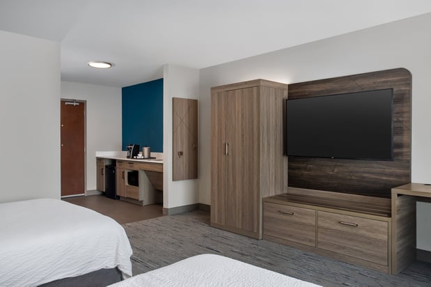 Images Holiday Inn Express & Suites Terre Haute by IHG