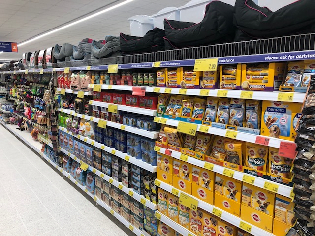 B&M's brand new store in Hoyland stocks an amazing and ever-changing pet range, from dog and cat food to toys and pet bedding.