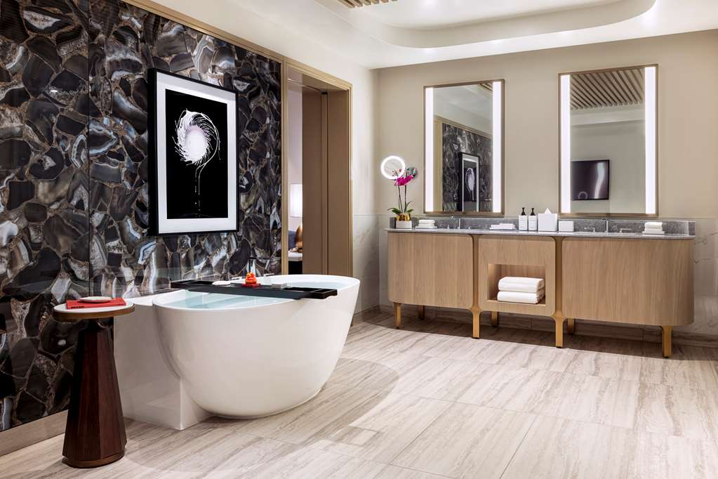Guest room bath