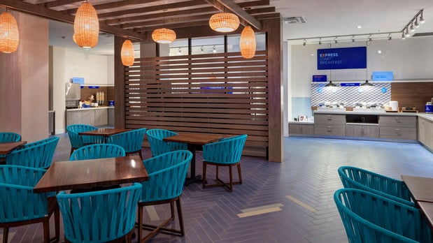 Images Holiday Inn Express & Suites Orlando at Seaworld by IHG