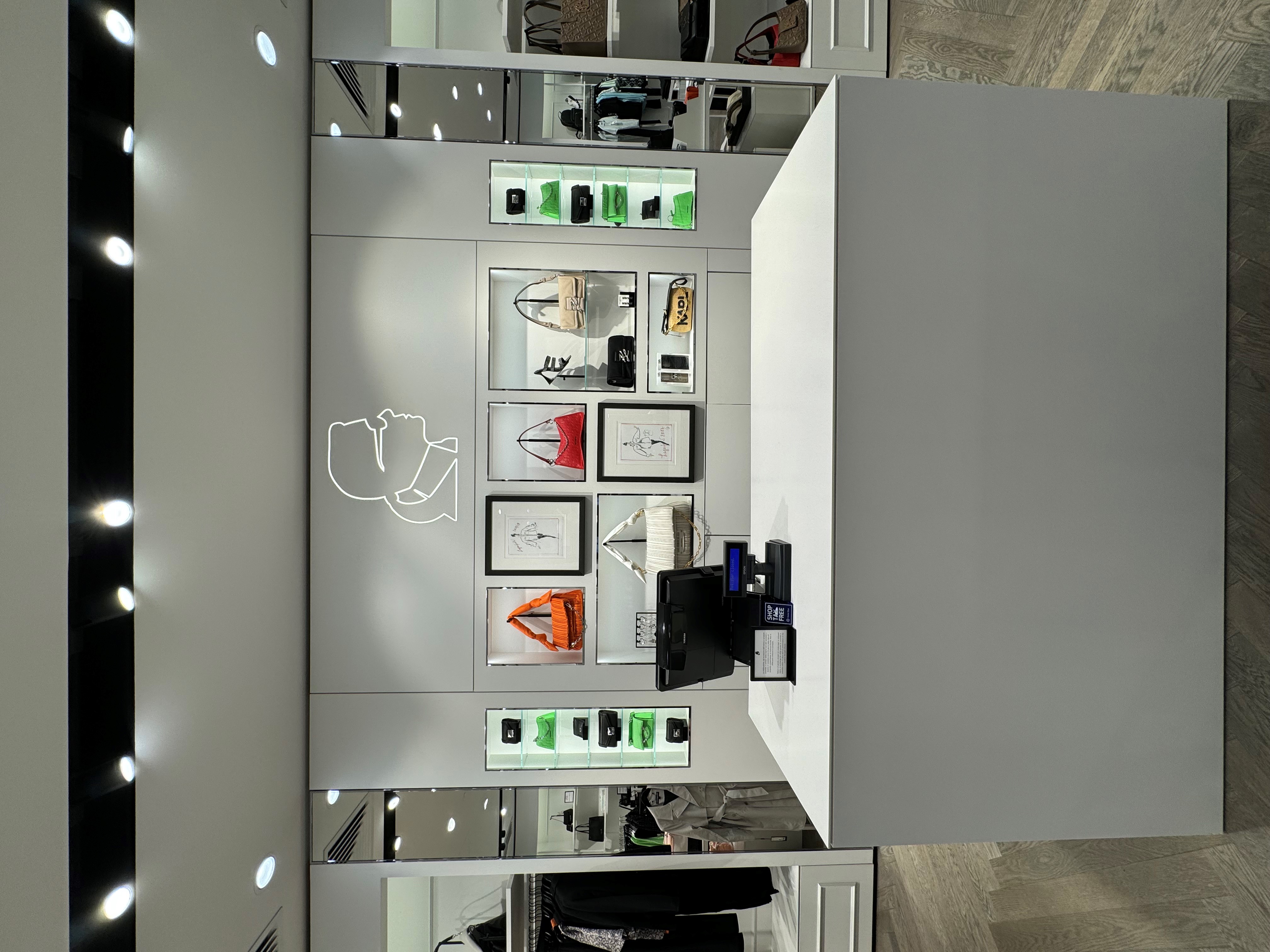Images KARL LAGERFELD Outlet