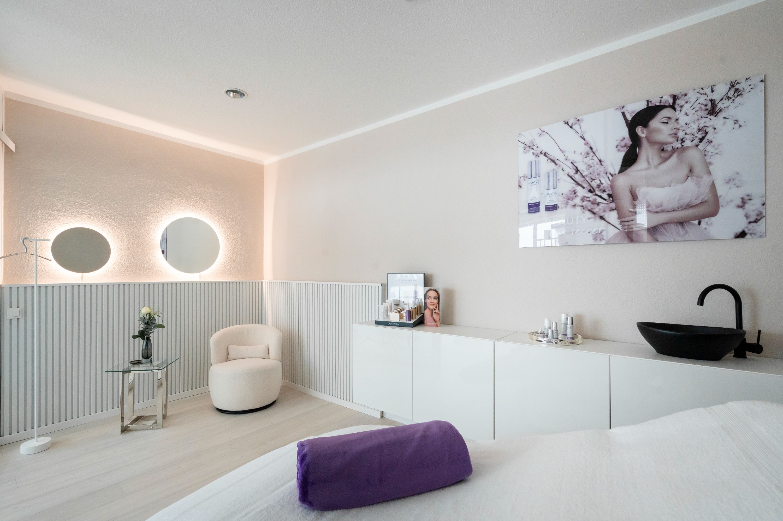 Kosmetikstudio Baden-Baden | AJOVIVE COSMETIC INSTITUTE by Agathe Jost, Rathausplatz 7 in Baden-Baden