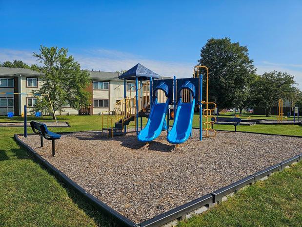 Images Oxford Manor Apartment Homes
