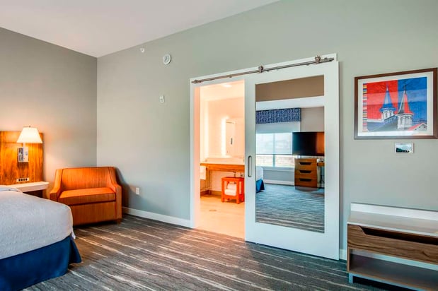 Images Hampton Inn & Suites by Hilton Louisville East Oxmoor