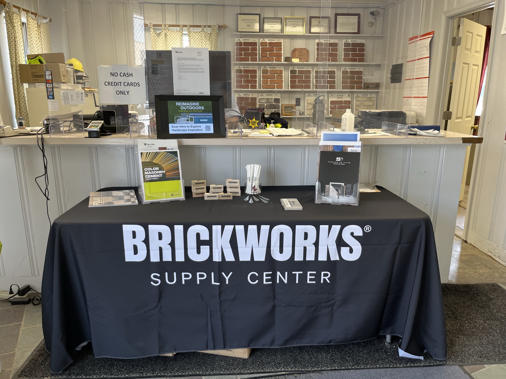 At the Brickworks Supply Center in Baltimore, Maryland, you will find a complete line of brick, thin brick, glazed brick, stone, hardscape, other masonry supplies for all of your project needs. This location also offers sand for your project needs. Whether you are a contractor or do-it-yourself homeowner, visit the store today and be inspired for your next project. Found what you are looking for? Baltimore's delivery trucks are at your service to bring all of your selected building materials and supplies right to your job site.
Stop in or call to speak to one of our qualified professionals on your next masonry project.