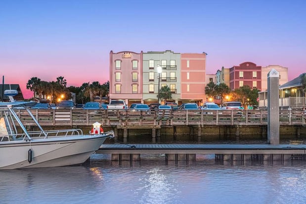 Images Hampton Inn & Suites Amelia Island-Historic Harbor Front