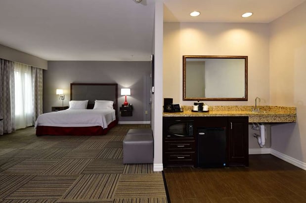 Images Hampton Inn & Suites Fredericksburg