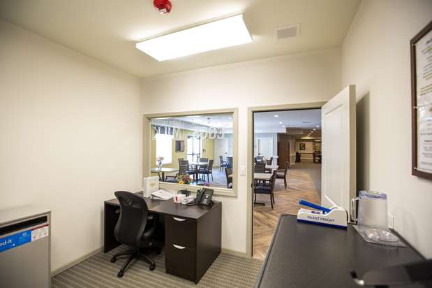 Images Oak Pointe of Washington