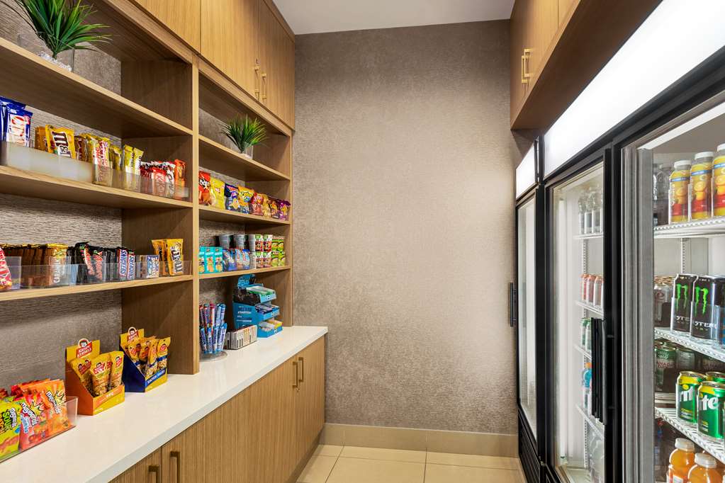Images DoubleTree by Hilton Pointe Claire Montreal Airport West