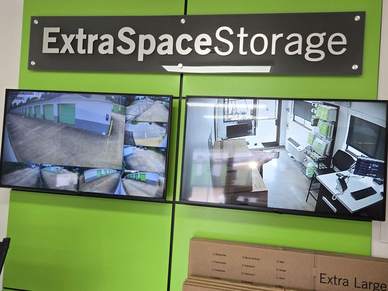 Security Screens - Extra Space Storage at 2699 Union Ave Extd, Memphis, TN 38112