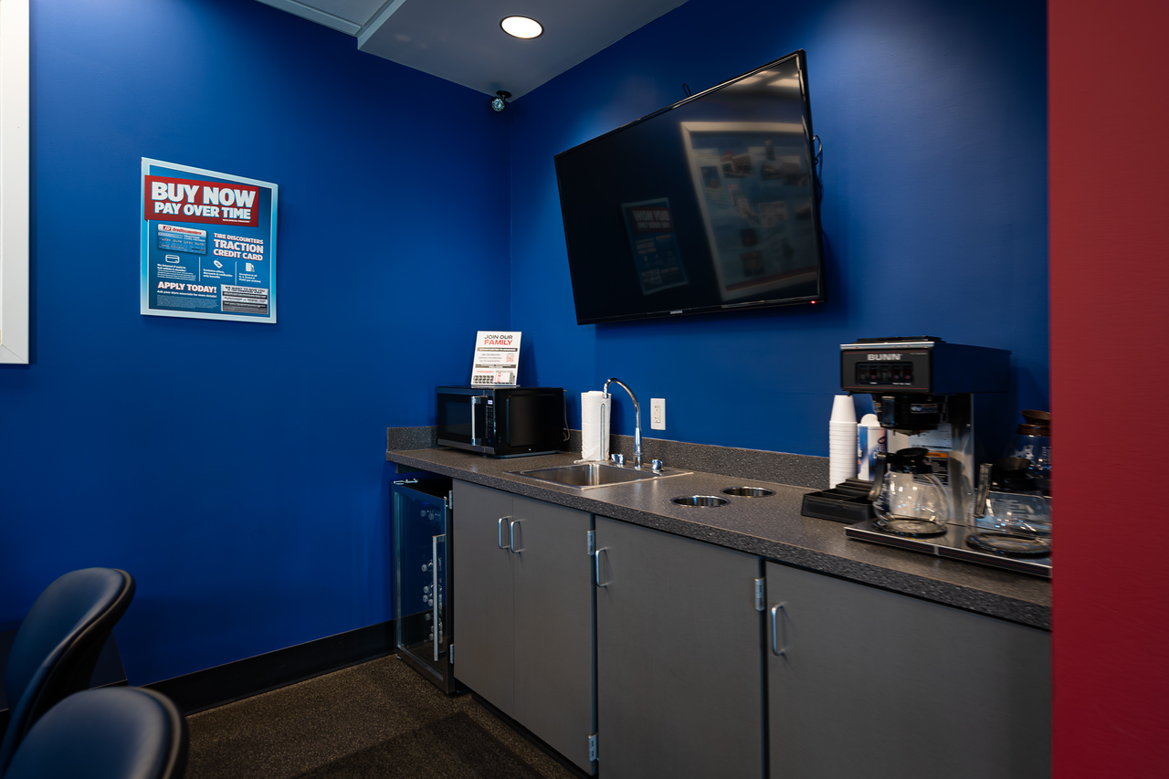 Tire Discounters Beechmont | Tires, Wheels, Services, Fluids, & more