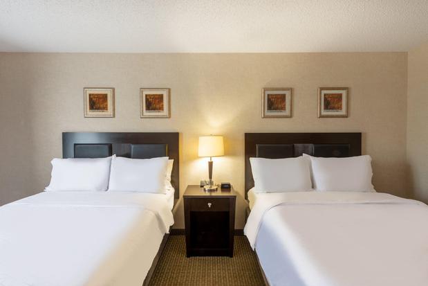 Images Holiday Inn Express & Suites North East (Erie I-90 Exit 41), an IHG Hotel
