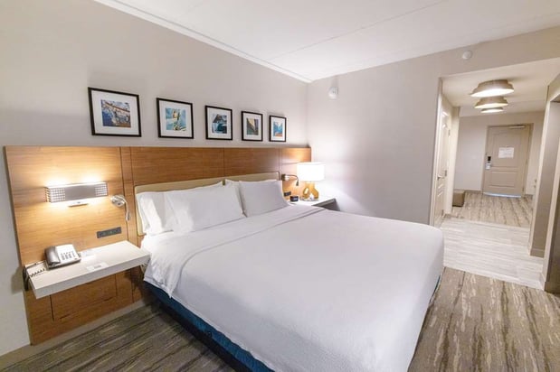 Images Hilton Garden Inn Lakewood